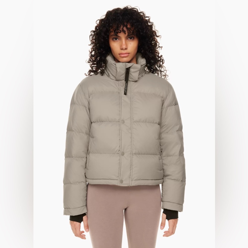 Aritzia Super Puff Shorty